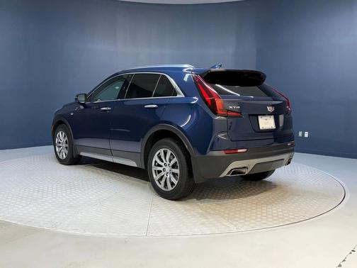2022 Cadillac XT4 Premium Luxury
