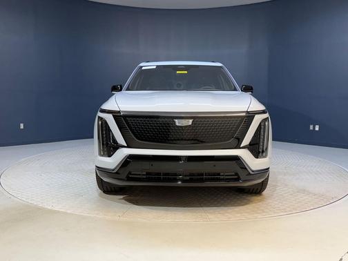 Vibrant White Tricoat 2026 Cadillac VISTIQ Sport