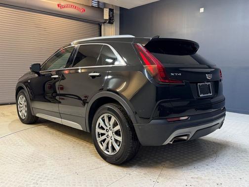 Stellar Black Metallic 2019 Cadillac XT4 Premium Luxury