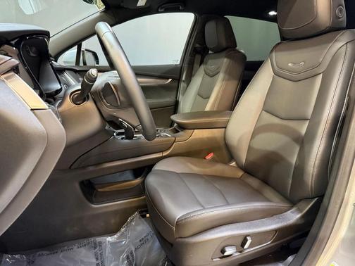 2025 Cadillac XT5 Luxury