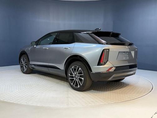 Argent Silver Metallic 2026 Cadillac OPTIQ Sport