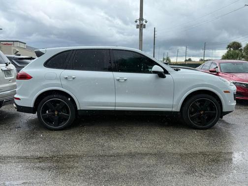2018 Porsche Cayenne Platinum Edition