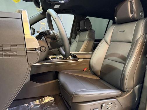 2025 Cadillac Escalade Luxury