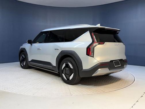 Ivory Silver 2026 Kia EV9 Wind