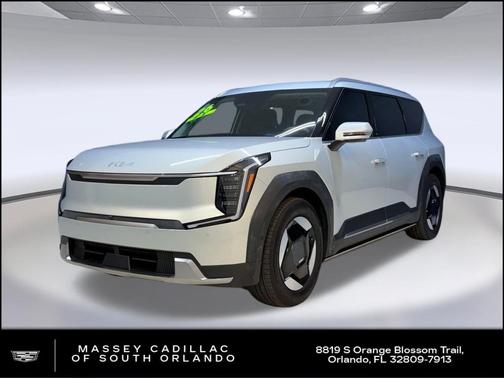 Ivory Silver 2026 Kia EV9 Wind