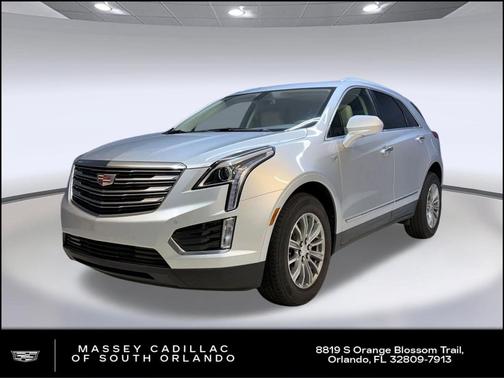 Radiant Silver Metallic 2018 Cadillac XT5 Luxury