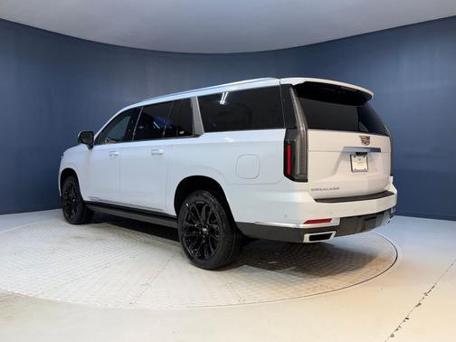 Vibrant White Tricoat 2026 Cadillac Escalade ESV Luxury