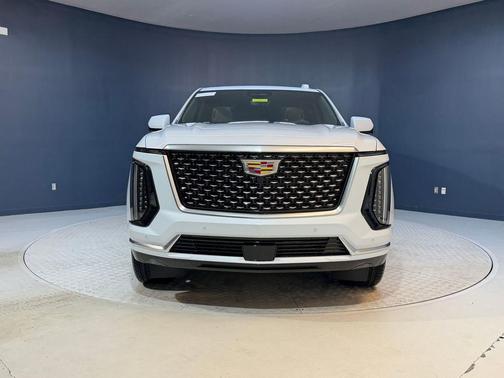 Vibrant White Tricoat 2026 Cadillac Escalade ESV Luxury