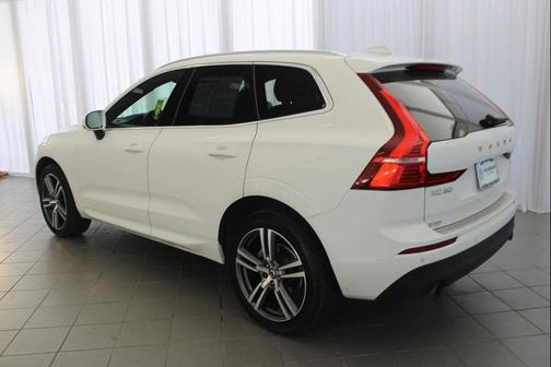 2020 Volvo XC60 T5 Momentum