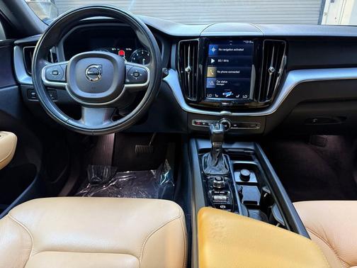 2020 Volvo XC60 T5 Momentum