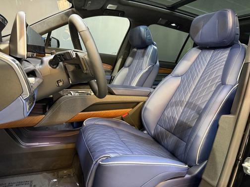 2026 Cadillac VISTIQ Premium Luxury