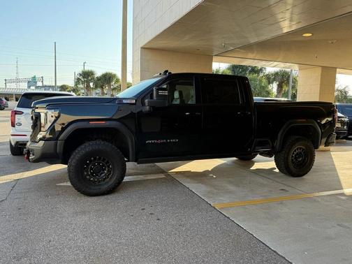 2024 GMC Sierra 2500 AT4