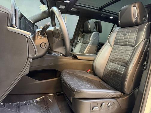 Crystal White Tricoat 2024 Cadillac Escalade Sport Platinum