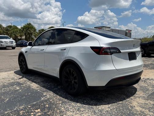 White 2023 Tesla Model Y RWD