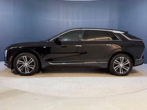Stellar Black Metallic 2026 Cadillac LYRIQ Luxury