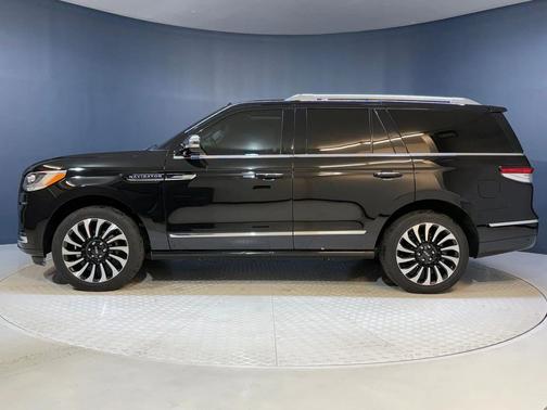 2023 Lincoln Navigator Black Label