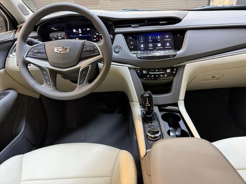 2026 Cadillac XT5 Premium Luxury