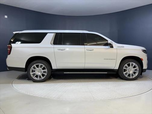 2022 Chevrolet Suburban 4WD High Country