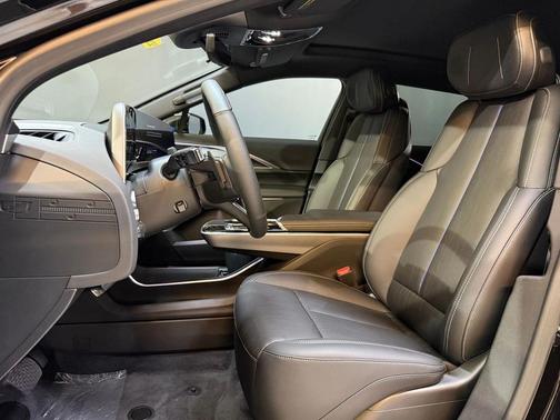 2025 Cadillac LYRIQ Sport