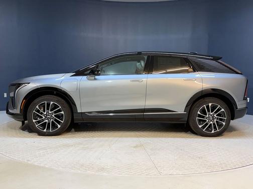 Argent Silver Metallic 2026 Cadillac OPTIQ Sport