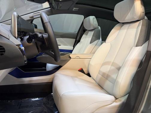 Argent Silver Metallic 2026 Cadillac OPTIQ Sport