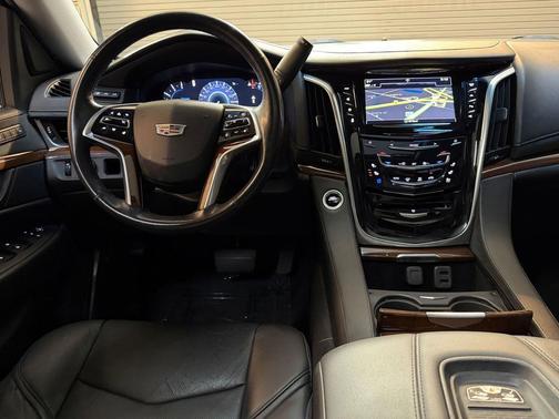 Crystal White Tricoat 2018 Cadillac Escalade Luxury