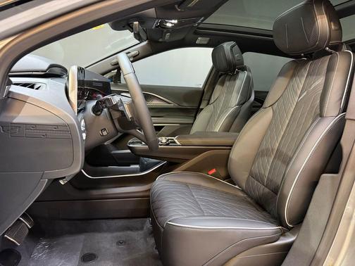 2026 Cadillac LYRIQ V Premium