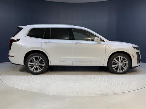 2025 Cadillac XT6 Premium Luxury FWD