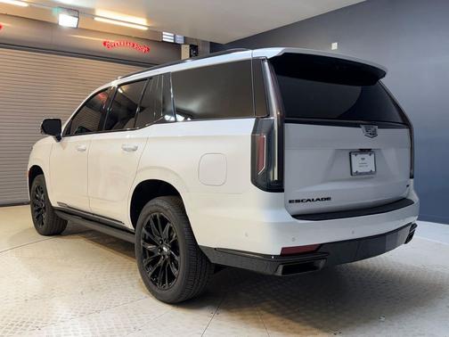 Crystal White Tricoat 2024 Cadillac Escalade Sport