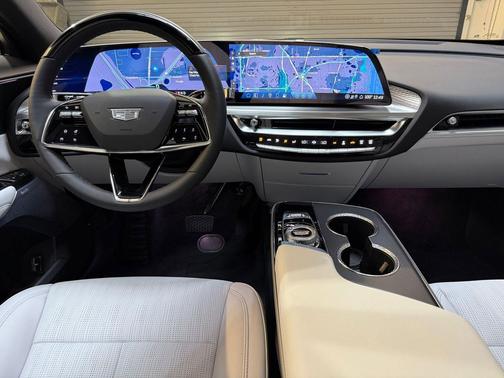 2025 Cadillac LYRIQ Sport