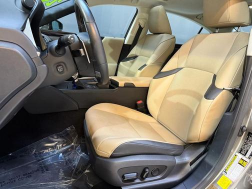 2020 Lexus ES 300h Base