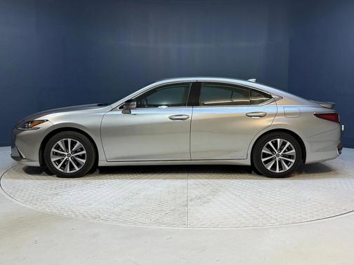 2020 Lexus ES 300h Base