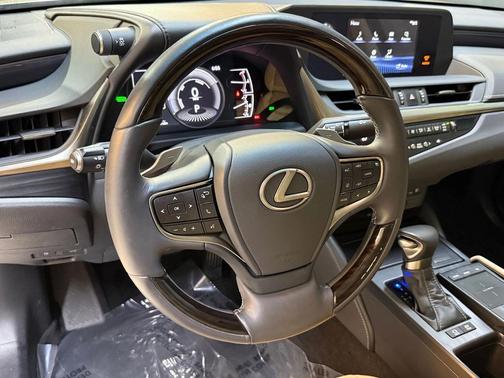 2020 Lexus ES 300h Base