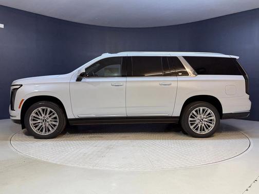2026 Cadillac Escalade ESV Luxury