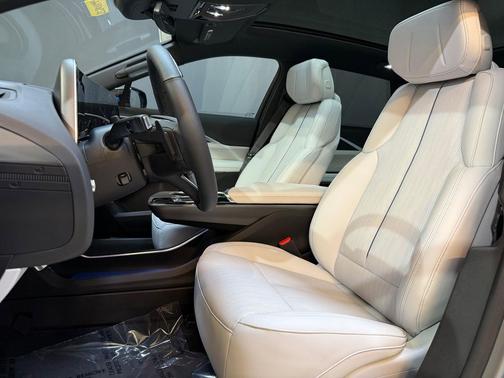 Argent Silver Metallic 2026 Cadillac LYRIQ Sport