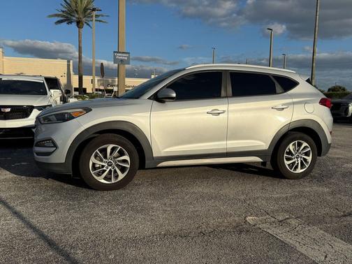2018 Hyundai TUCSON SEL