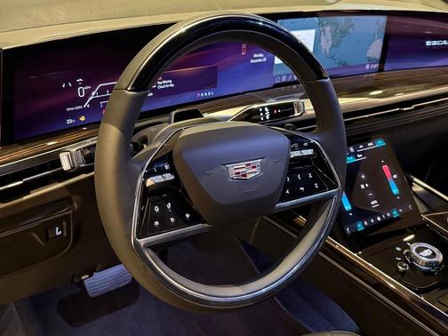 2025 Cadillac Escalade Luxury