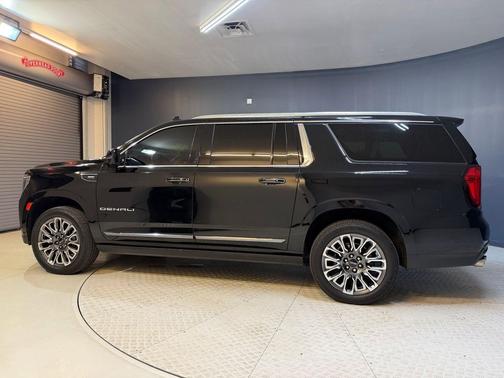 Onyx Black 2023 GMC Yukon XL Denali Ultimate