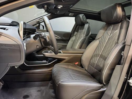 2026 Cadillac LYRIQ V Premium