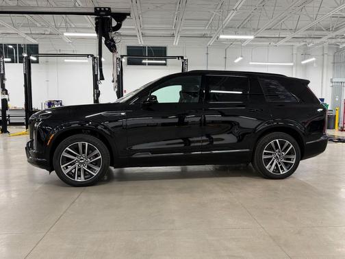 Stellar Black Metallic 2026 Cadillac VISTIQ Sport