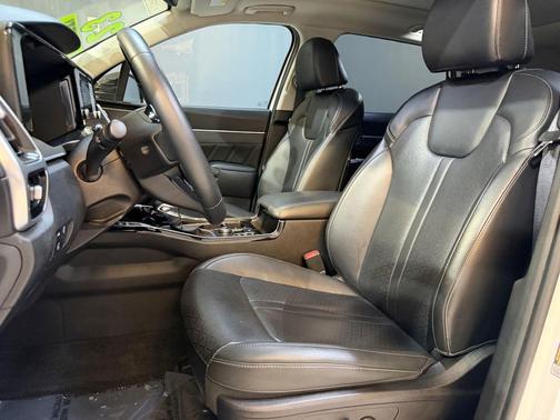Glacial White Pearl 2023 Kia Sorento SX
