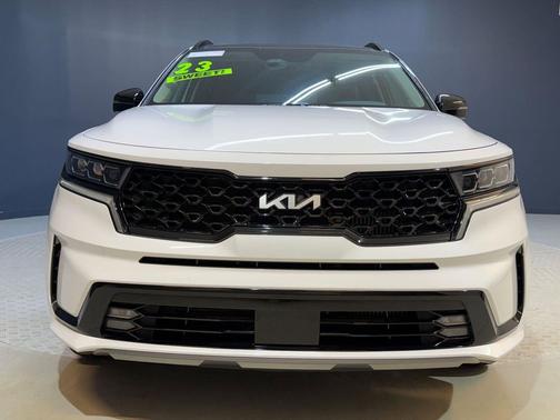 Glacial White Pearl 2023 Kia Sorento SX