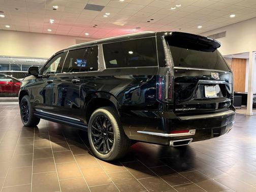 2025 Cadillac Escalade ESV Premium Luxury