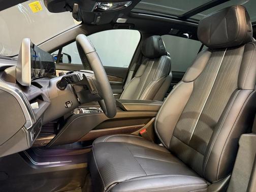 2026 Cadillac VISTIQ Luxury