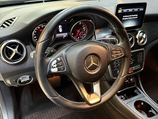 2018 Mercedes-Benz GLA 250 Base