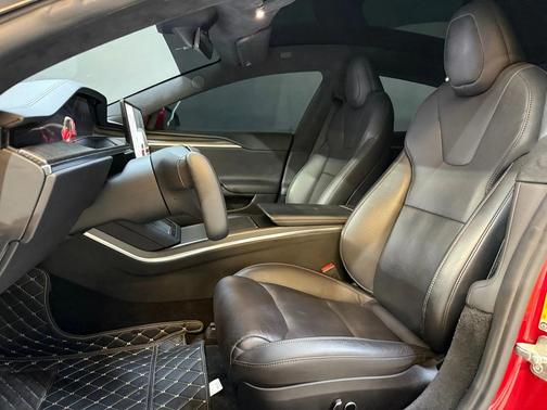 2021 Tesla Model S Plaid