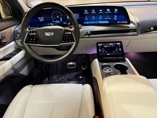 2026 Cadillac VISTIQ Sport