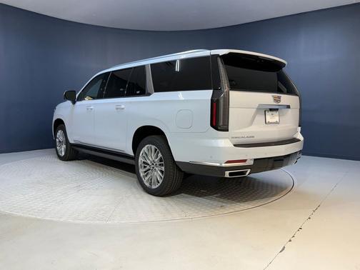 2026 Cadillac Escalade ESV Luxury