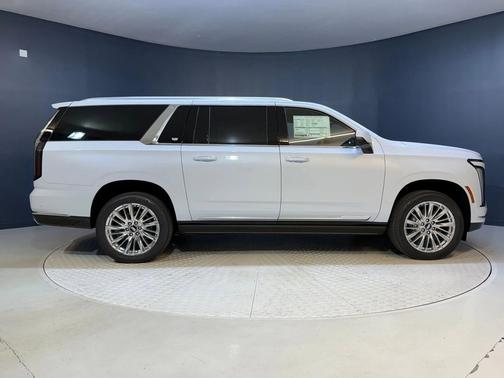 2026 Cadillac Escalade ESV Luxury