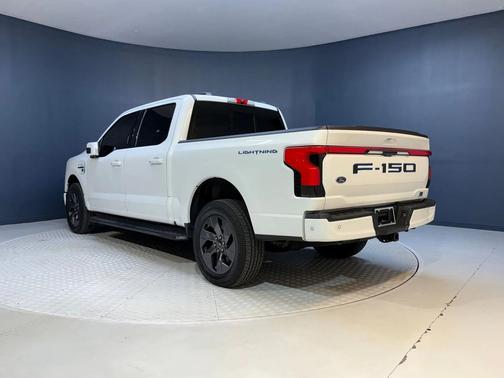 2022 Ford F-150 Lightning LARIAT